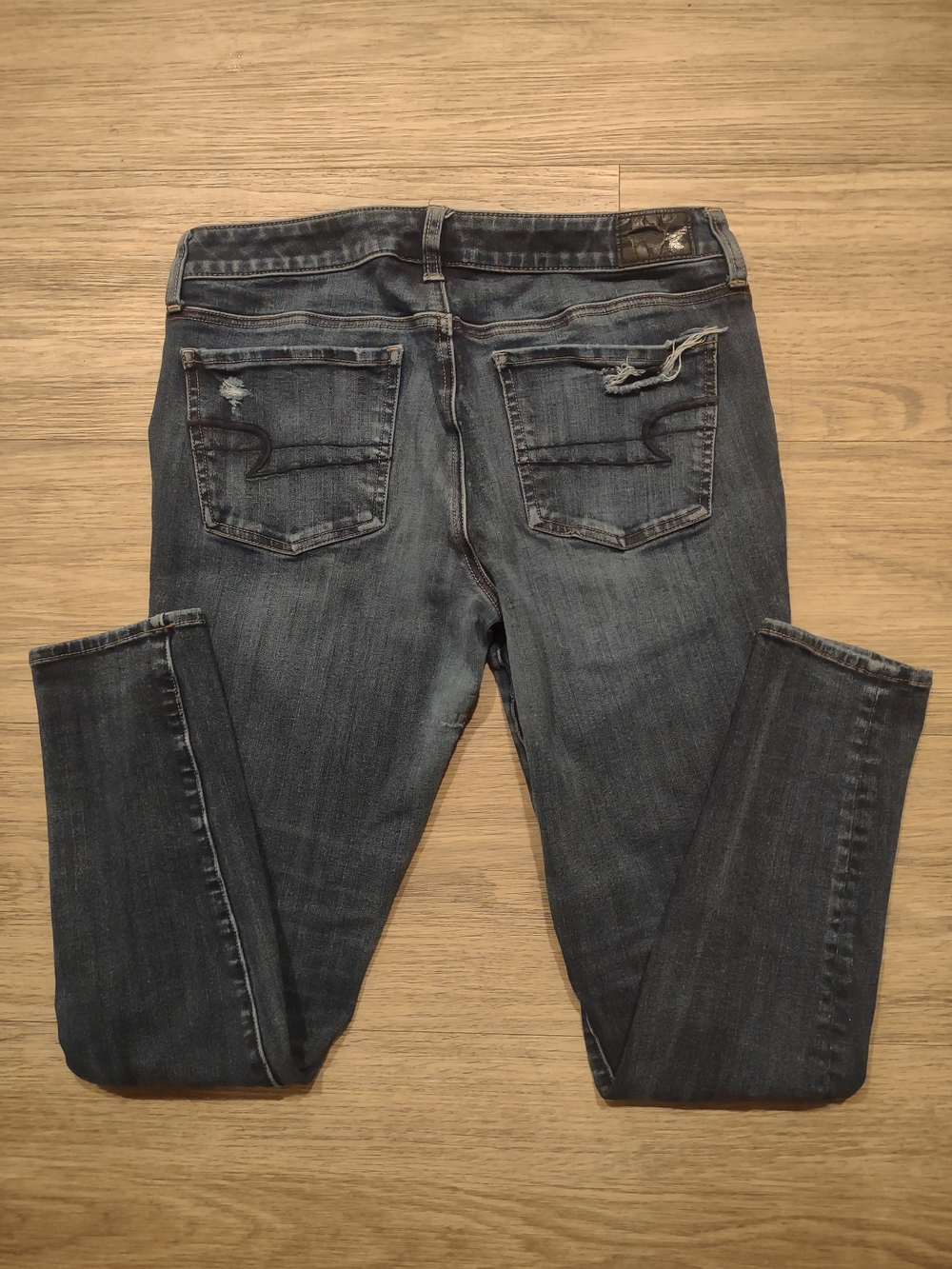 Distressed Slim Jeans in Black